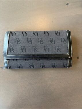 Dooney & Bourke Vintage Black and Gray Signature DB Continental Wallet